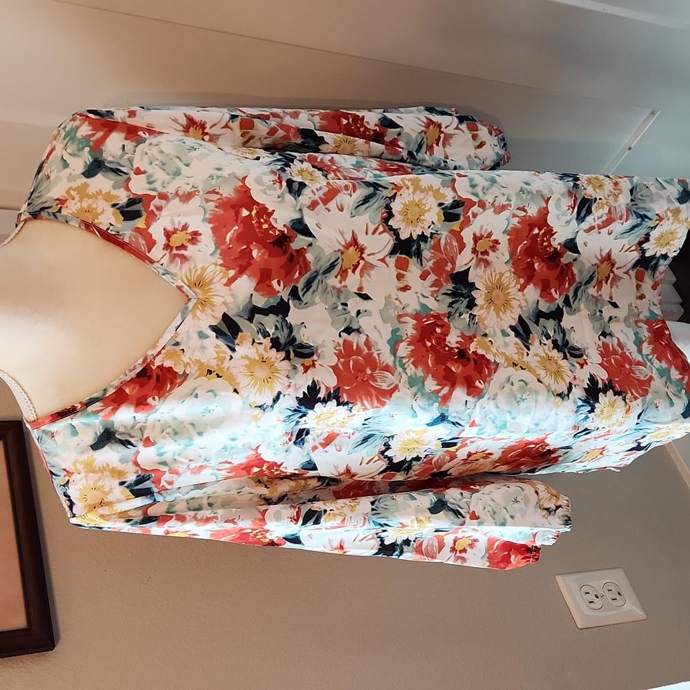 Floral Shirred Split Neck Blouse M NWT Multicolored